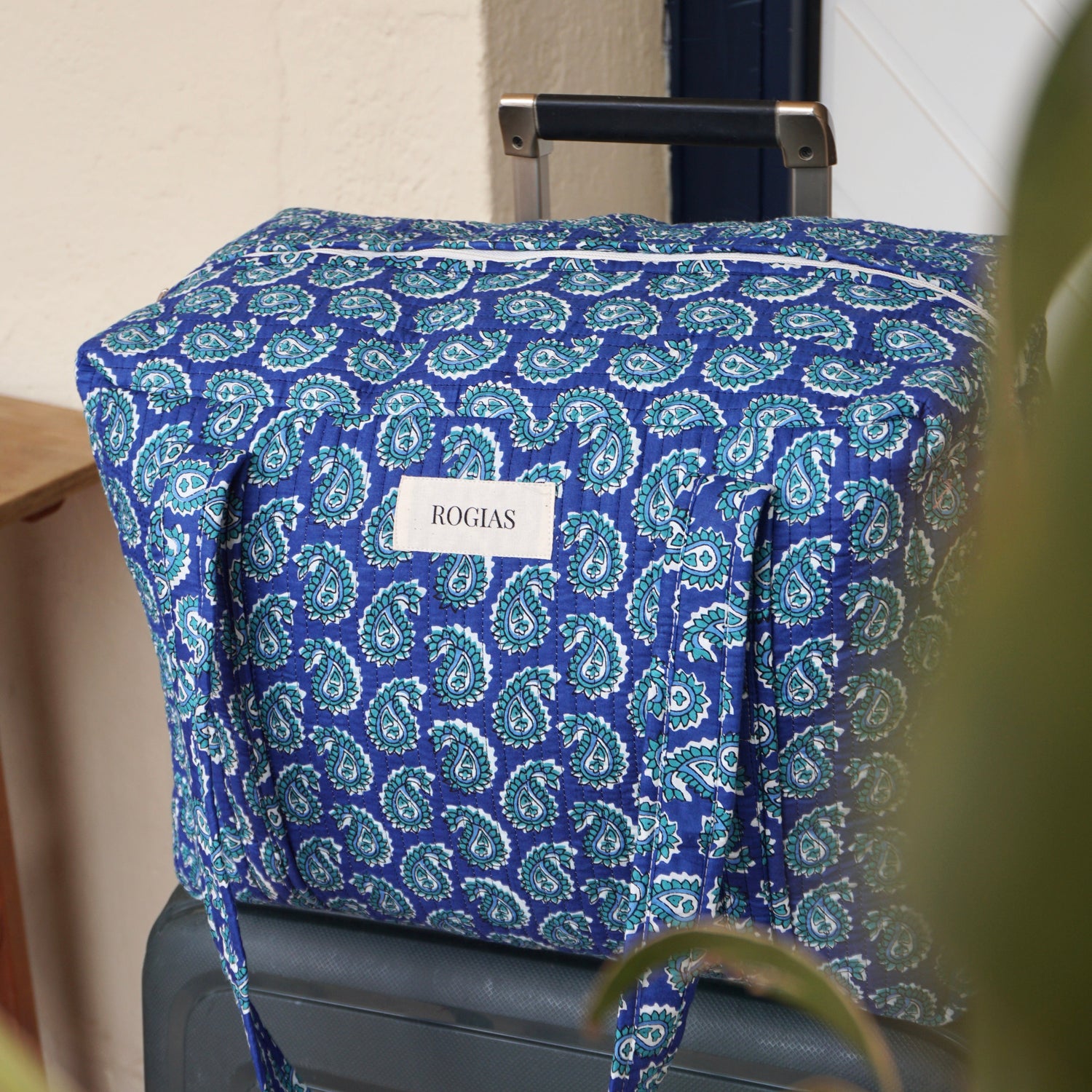 Carry-on travel bag 40x30x20 cm - Ocean Paisley