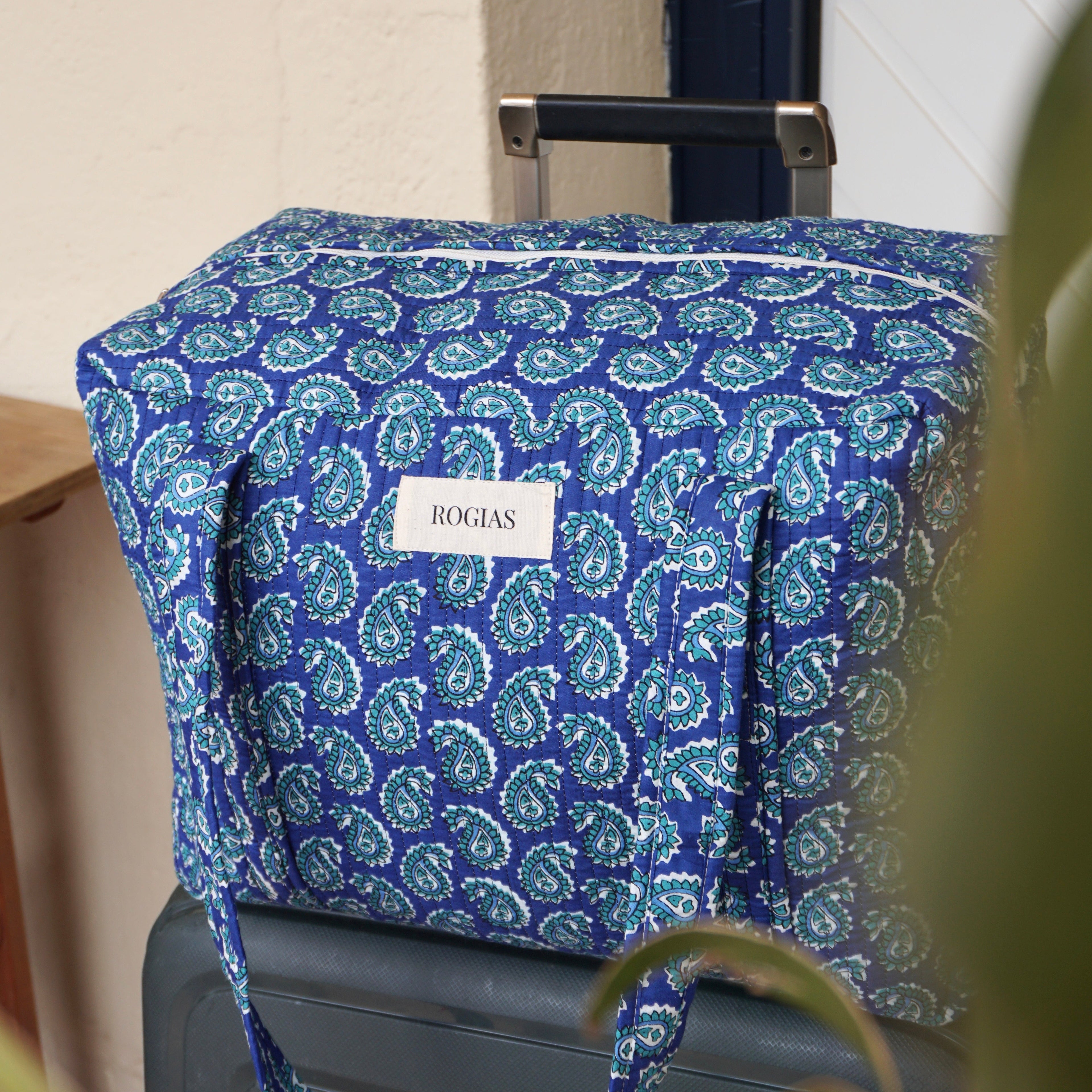 Carry-on travel bag 40x30x20 cm - Ocean Paisley