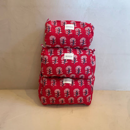 Toiletry bag M - Warm red